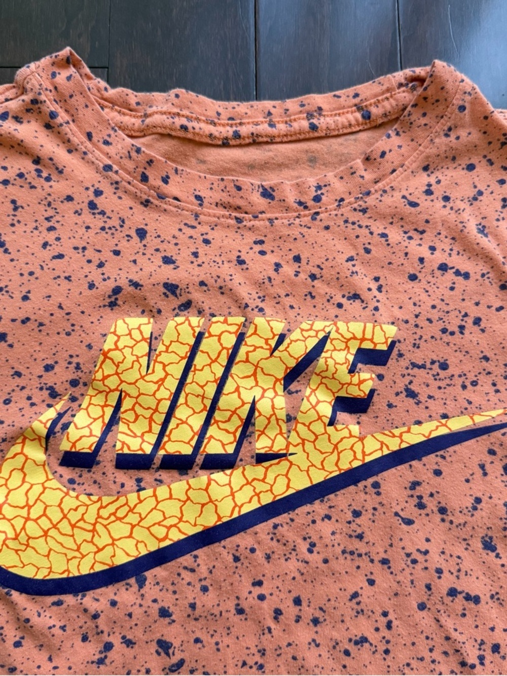 Nike Men's T-Shirt Size XS Orange Splatter Swoosh Logo Short Sleeve Crew Neck - Picture 3 of 6